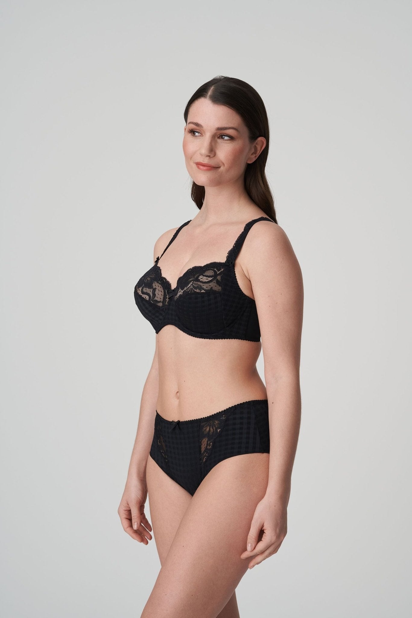 Madison Full Cup Wire Bra in Black - Pinned Up Bra Lounge